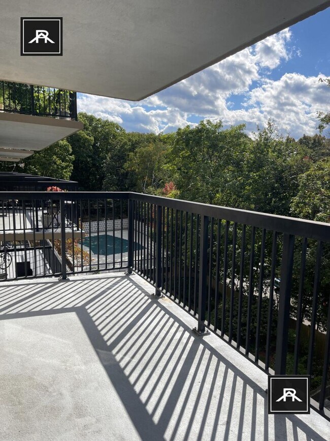 Building Photo - 3 bedroom in Brookline MA 02446