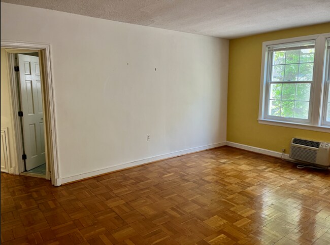 Building Photo - 3051 Idaho Ave NW