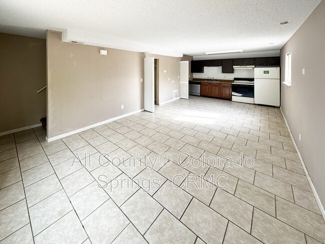 Building Photo - 6668 Provincial Dr