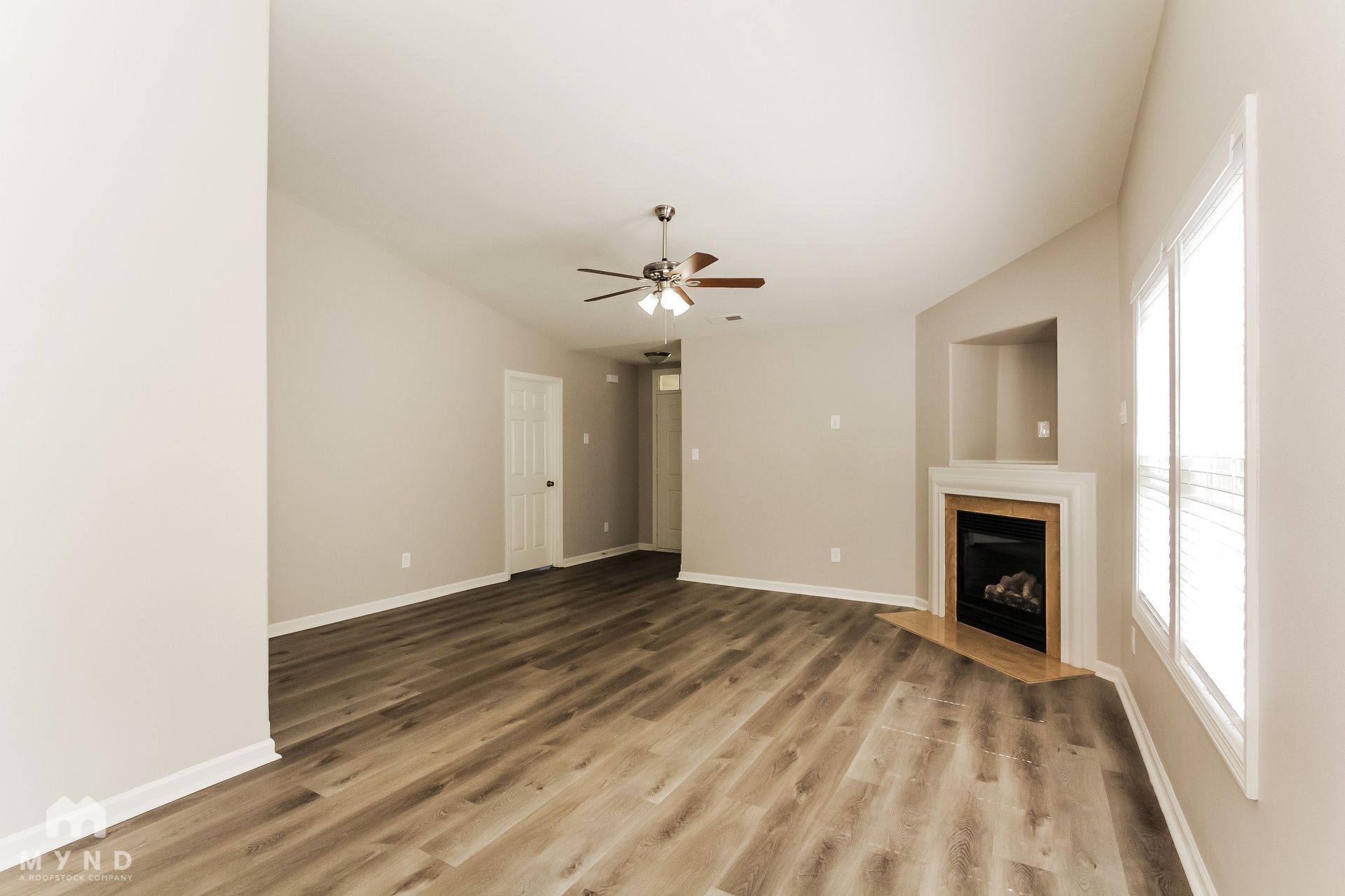 Building Photo - 10325 Hugue Way