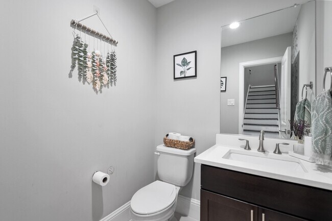 Building Photo - 411 N Nagle St