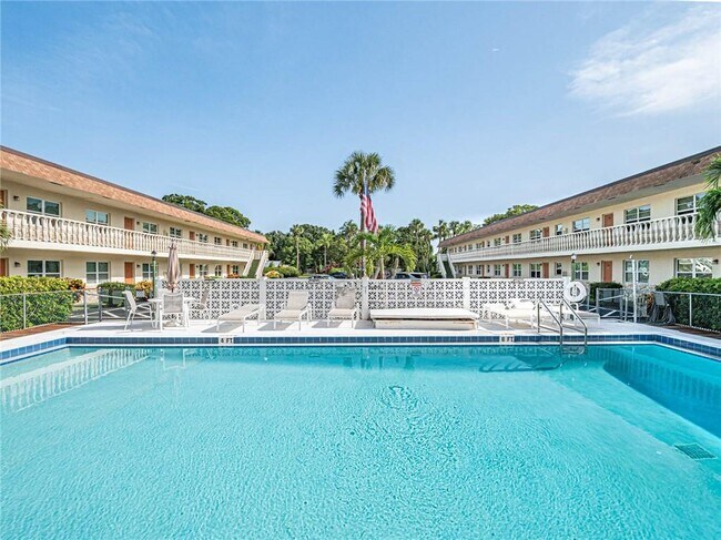 Building Photo - 923 22nd Pl