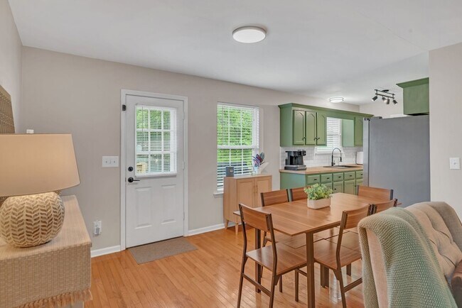 Building Photo - 2029 Sunday Silence Dr