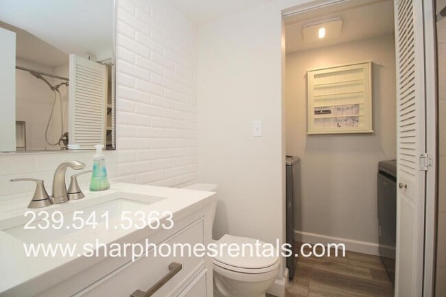 Building Photo - 5203 Cedarbend Dr