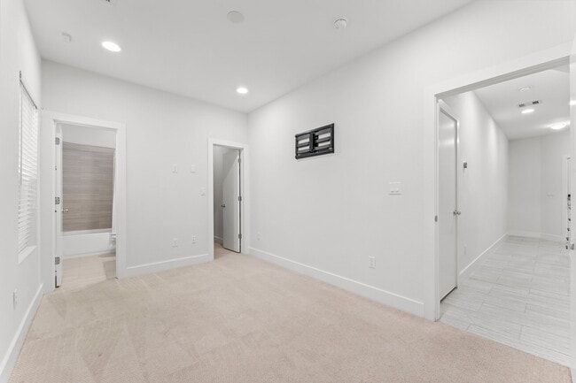 Building Photo - 2909 Gillespie St