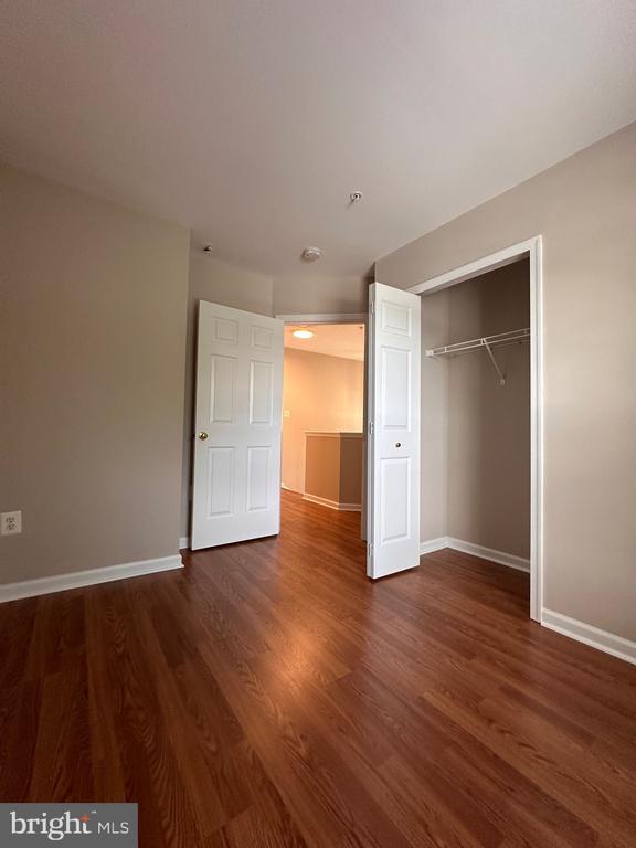 Building Photo - 9400 Birchwood Ct W
