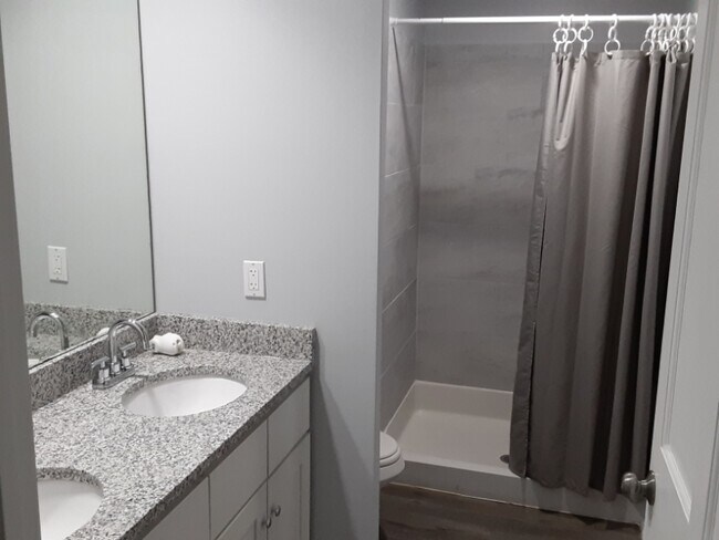 Building Photo - 121 E 29th St