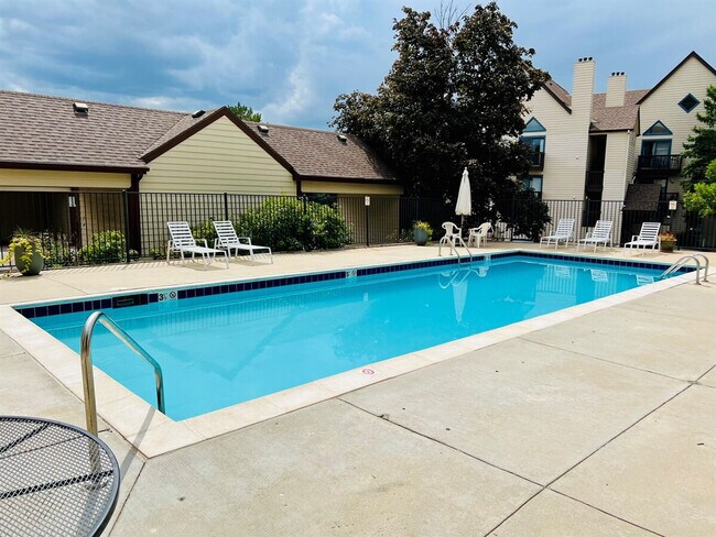 Building Photo - 6380 S Boston St