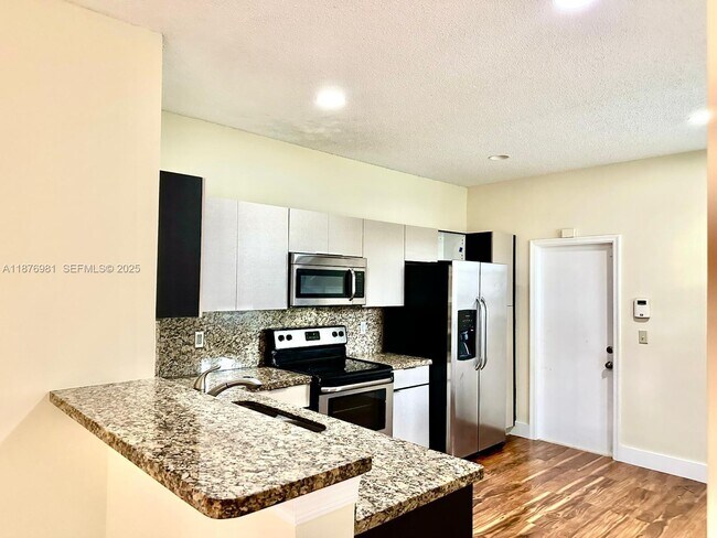 Building Photo - 3877 San Simeon Cir