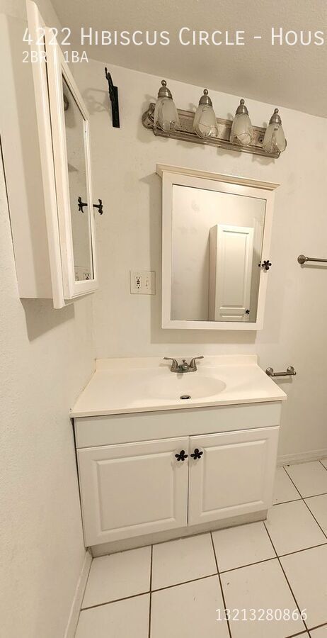 Building Photo - 4222 Hibiscus Cir