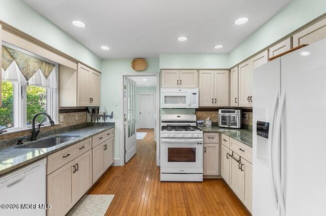 Building Photo - 213 Woodberry Dr