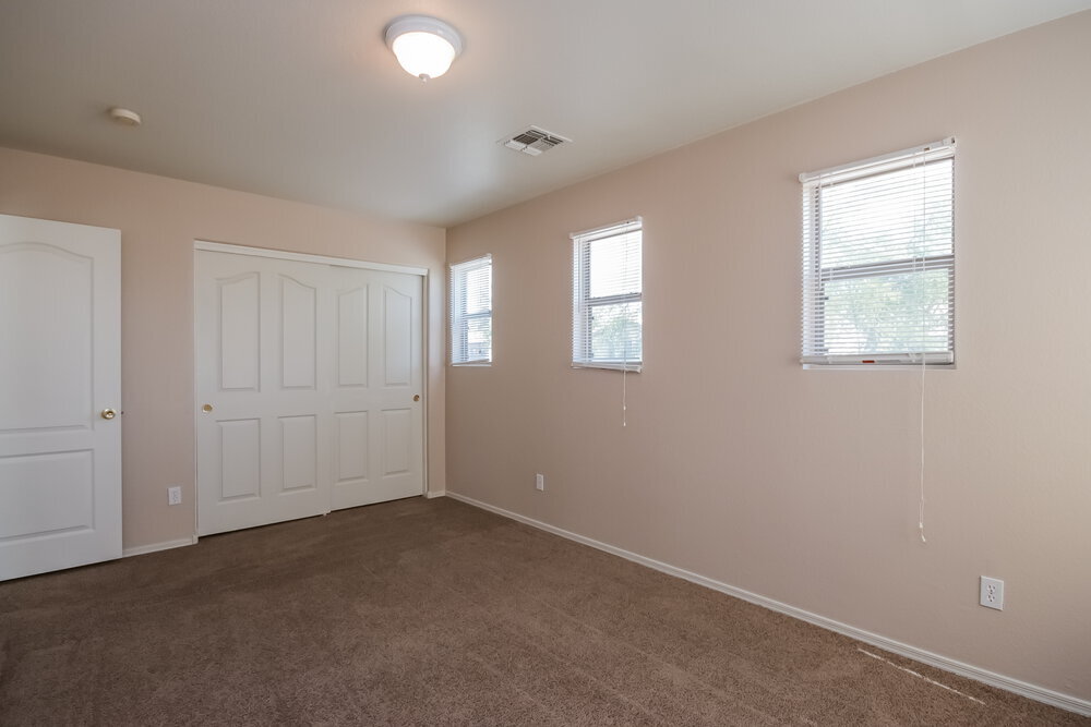 Building Photo - 11215 W Garfield St