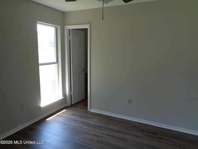 Building Photo - 6120 Somerset Dr