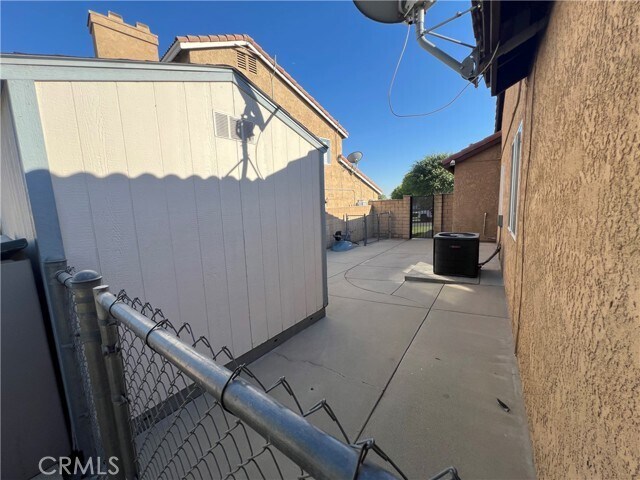 Building Photo - 2664 W La Morada Dr
