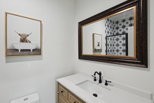 Building Photo - 1513 Paris Ave