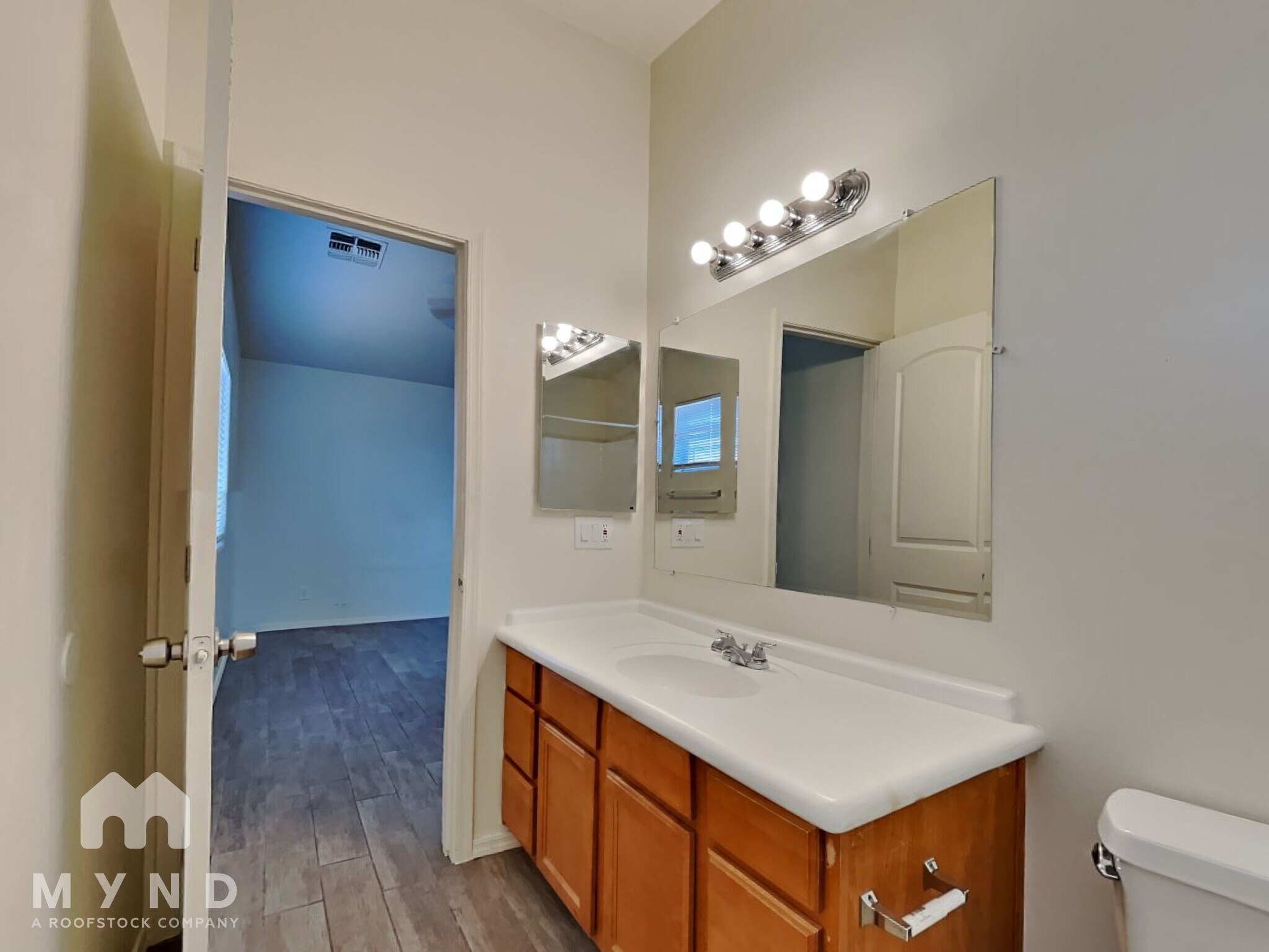 Building Photo - 3745 W Medlock Dr