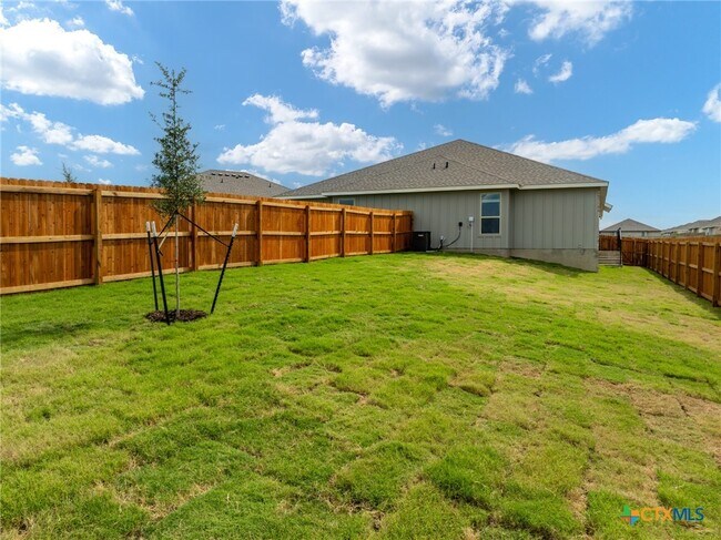 Building Photo - 5121 Rose Petal Ct