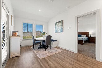 Building Photo - 1007 Cotswold Ct