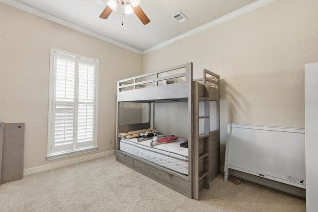 Building Photo - 6470 Claybourn Dr