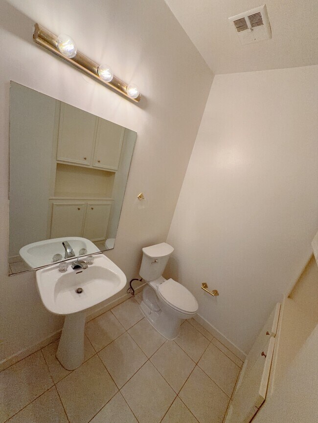 Building Photo - 11852 Taylorcrest Rd