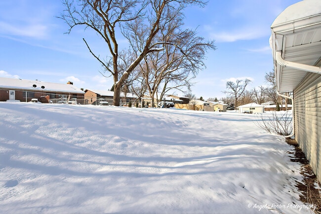 Building Photo - 831 Washington St