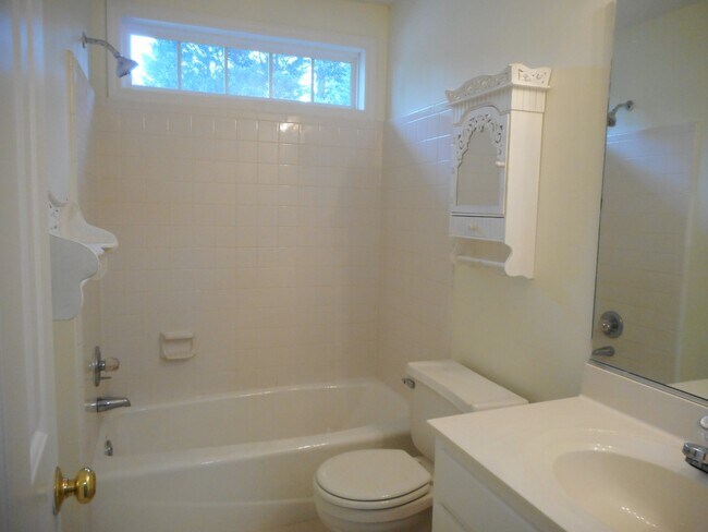 Building Photo - Beautiful Home in Northwest Greensboro