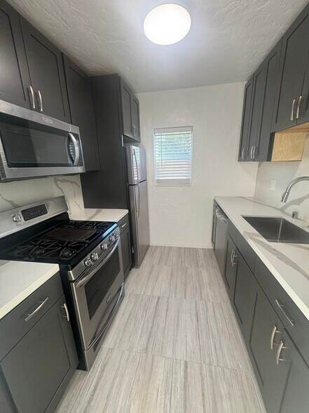 Primary Photo - 245 Myrtle Rd