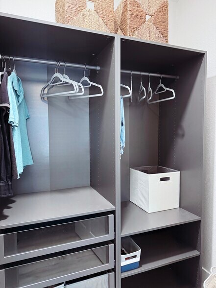 Second closet - 10075 Gate Pky N