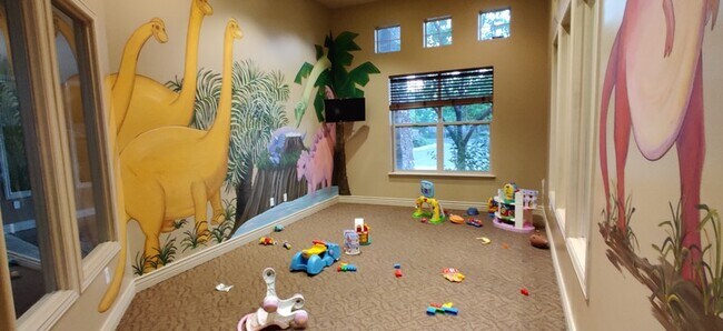 Building Photo - 1077 Kettering Dr