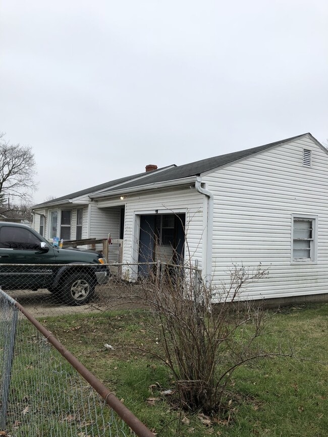 Building Photo - 1660 N Centennial St