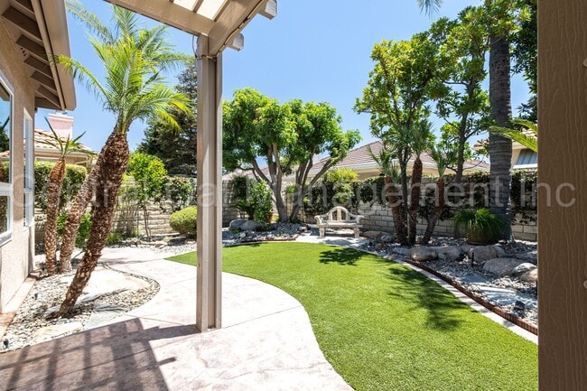 Building Photo - 3 Bedroom/2Bath Home the Greens at Seven O...