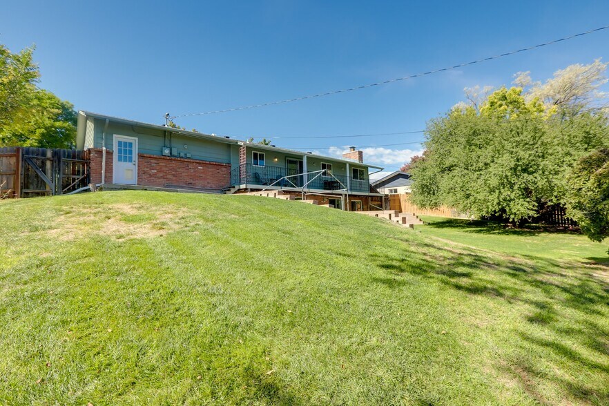 Building Photo - 5230 S Meade St