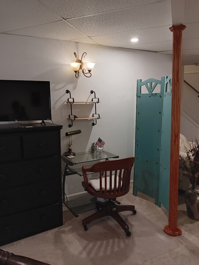 Building Photo - 9033 Ellersly Dr