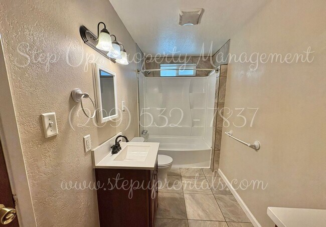 Building Photo - Charming 2 Bedroom 1 Bath Country Home!!!