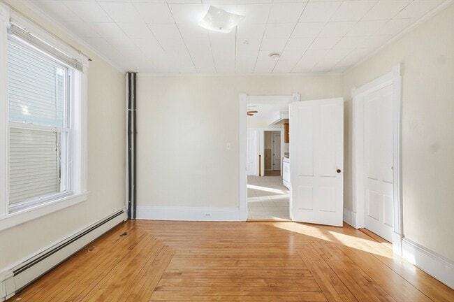 Building Photo - 223 School St