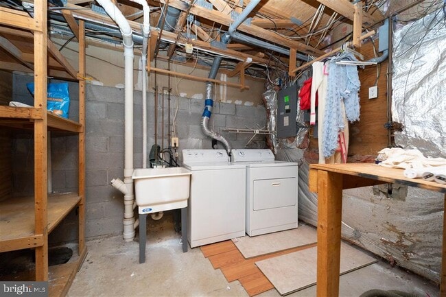 Building Photo - 9428 Orbitan Ct