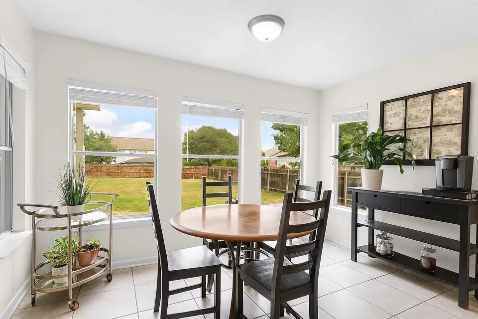 Building Photo - 2105 Zeppelin Dr