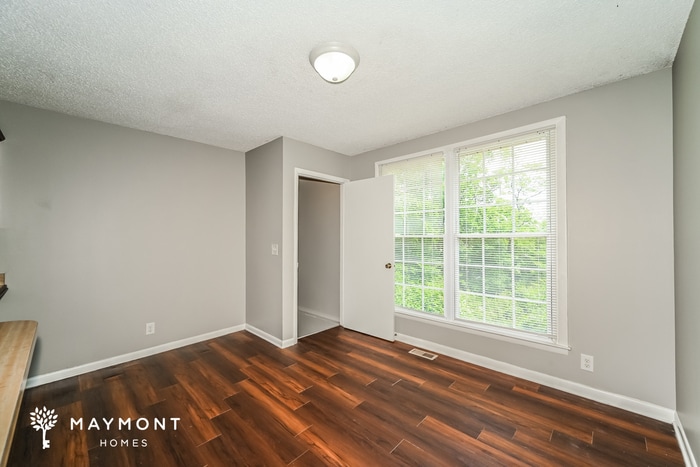 Building Photo - 632 Cedarmont Dr