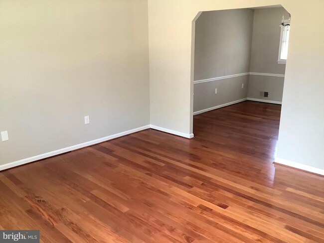 Building Photo - 9300 Southmoor Ct