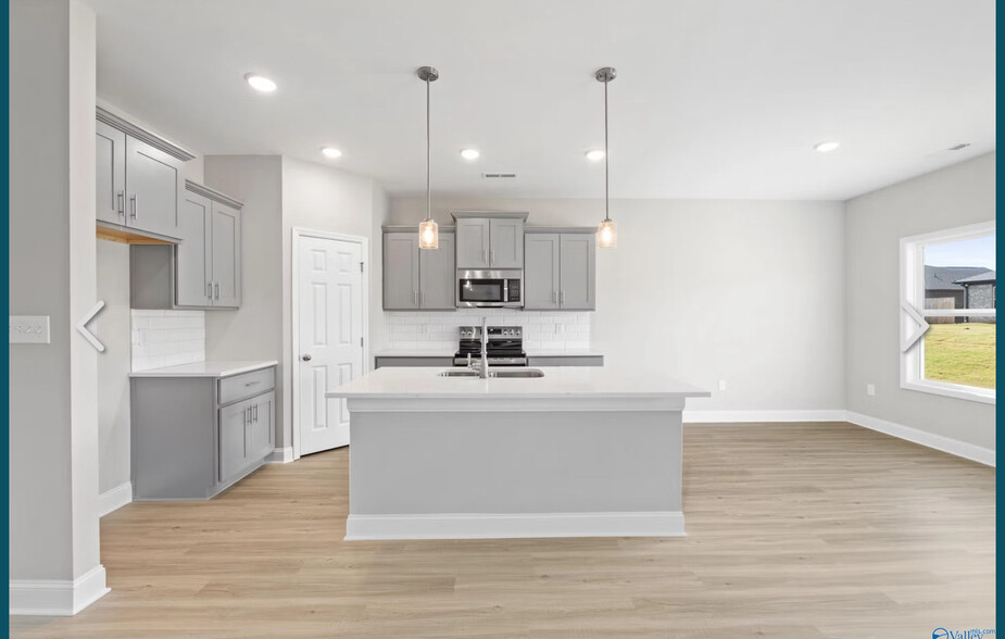 Building Photo - 228 Irish Hill Dr