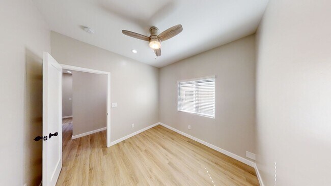 Building Photo - 4BD/2BA, Quick Walk to Campus! (Lease out,...