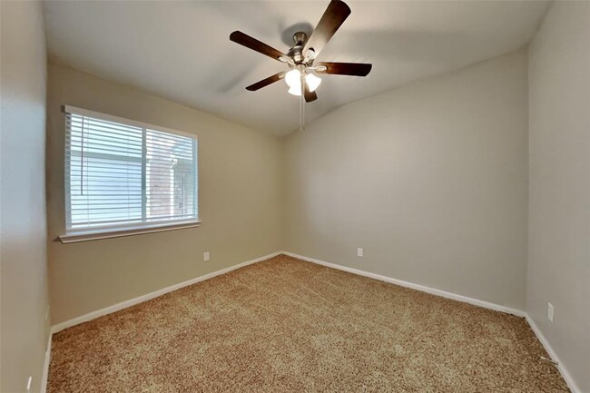 Building Photo - 21634 Falvel Lake Dr
