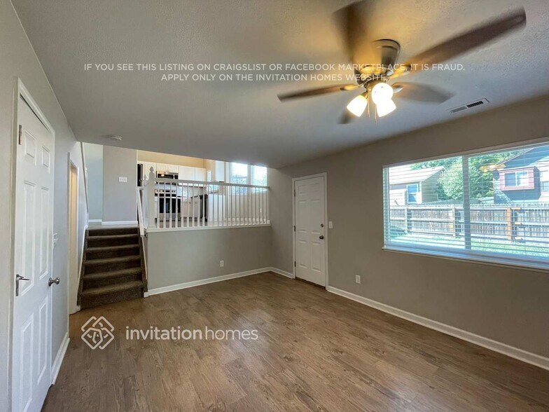 Building Photo - 5844 Santana Dr