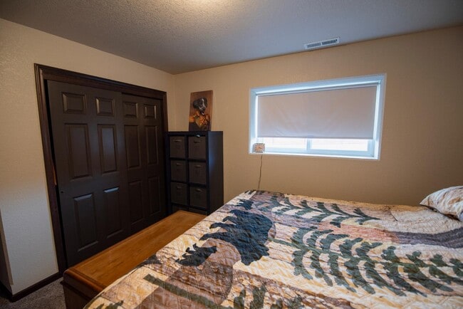 Building Photo - 1240 Kodiak Dr