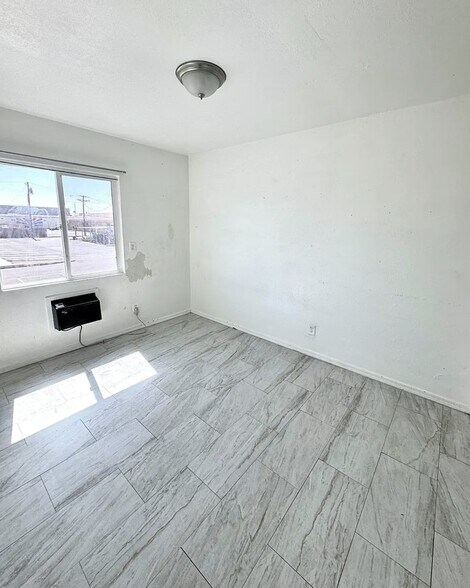 Building Photo - 2525 E Monroe St