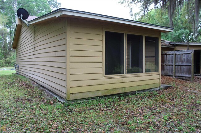 Building Photo - 207 Admirals Walk