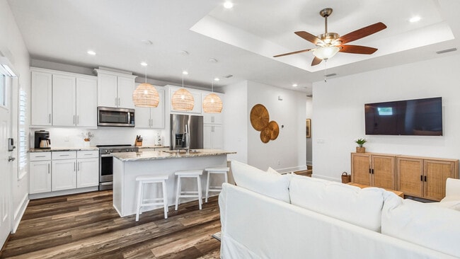 Building Photo - 304 Casa Pl