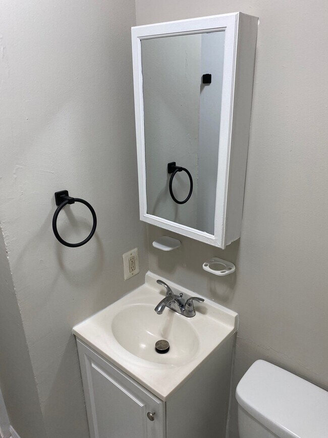 Building Photo - 1716 Riggs Ave