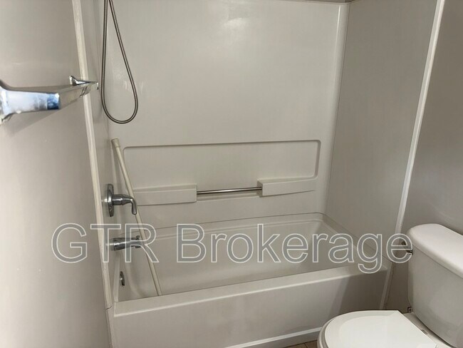 Building Photo - 179 Watercress Ct