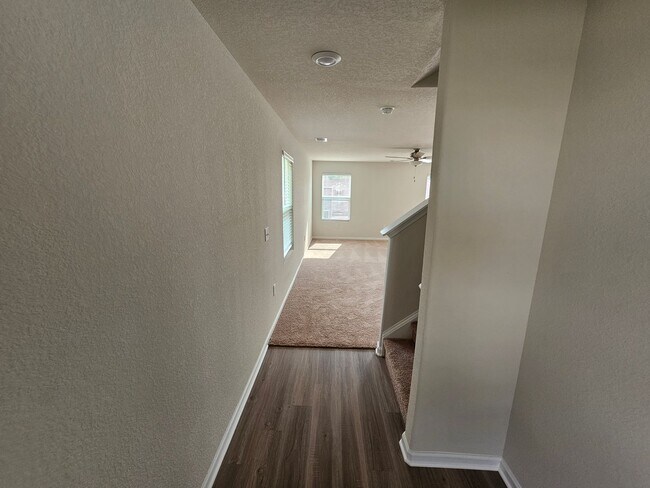 Building Photo - 524 Hawley St